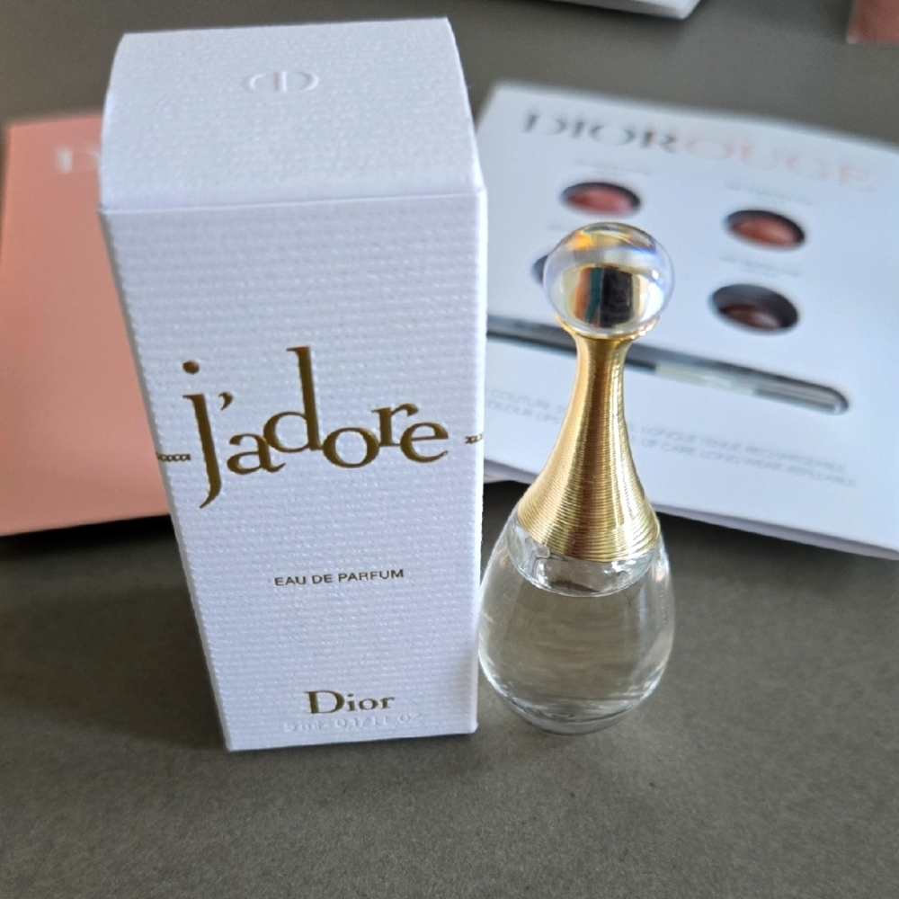 New in box never used  DIOR J'ADORE collectible mini Bottle DIOR ROUGE sample